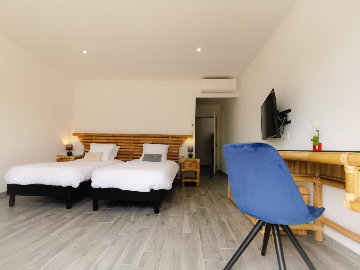 Bed and Breakfast Domaine Des Bois Argentes Saugirard Exterior foto