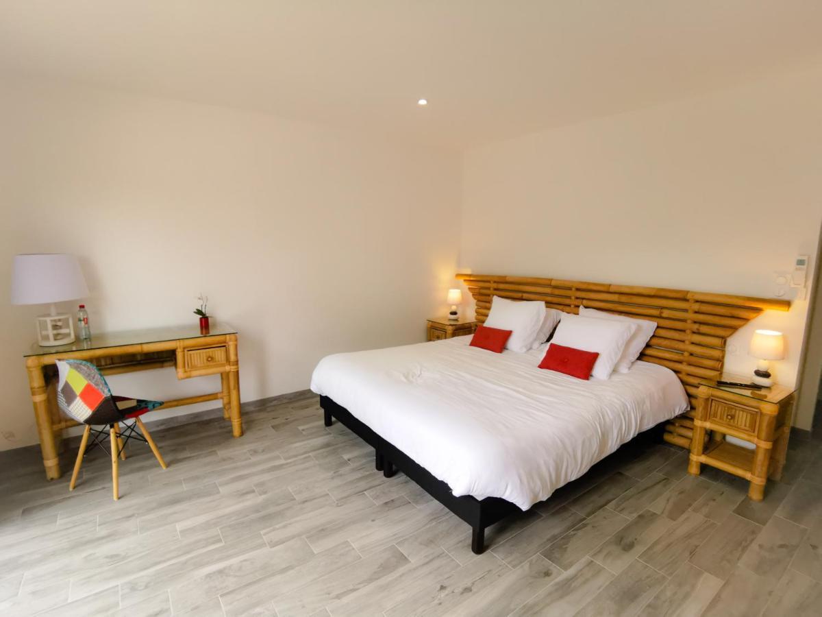 Bed and Breakfast Domaine Des Bois Argentes Saugirard Exterior foto